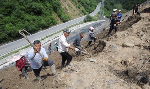 從頭再來！九寨溝村民要讓青山上寨