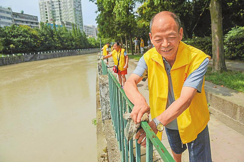 成都金牛區(qū)成立離退休干部“治水護(hù)水”志愿服務(wù)小隊(duì)